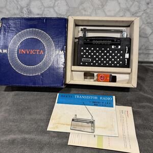 VTG Invicta One Size Transistor Radio Black Made in Japan original Box
